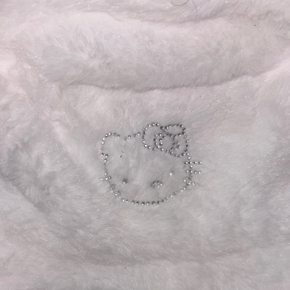 Hello Kitty White Furry Hat